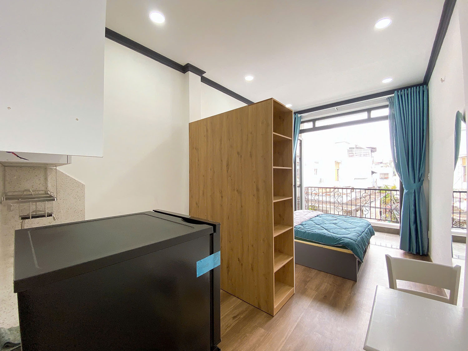 Nhà phố 2 lầu, sân thượng (3,5mx17m) gồm mặt bằng k.doanh và 6 phòng d.vụ Đường Nguyễn Thanh Tuyền